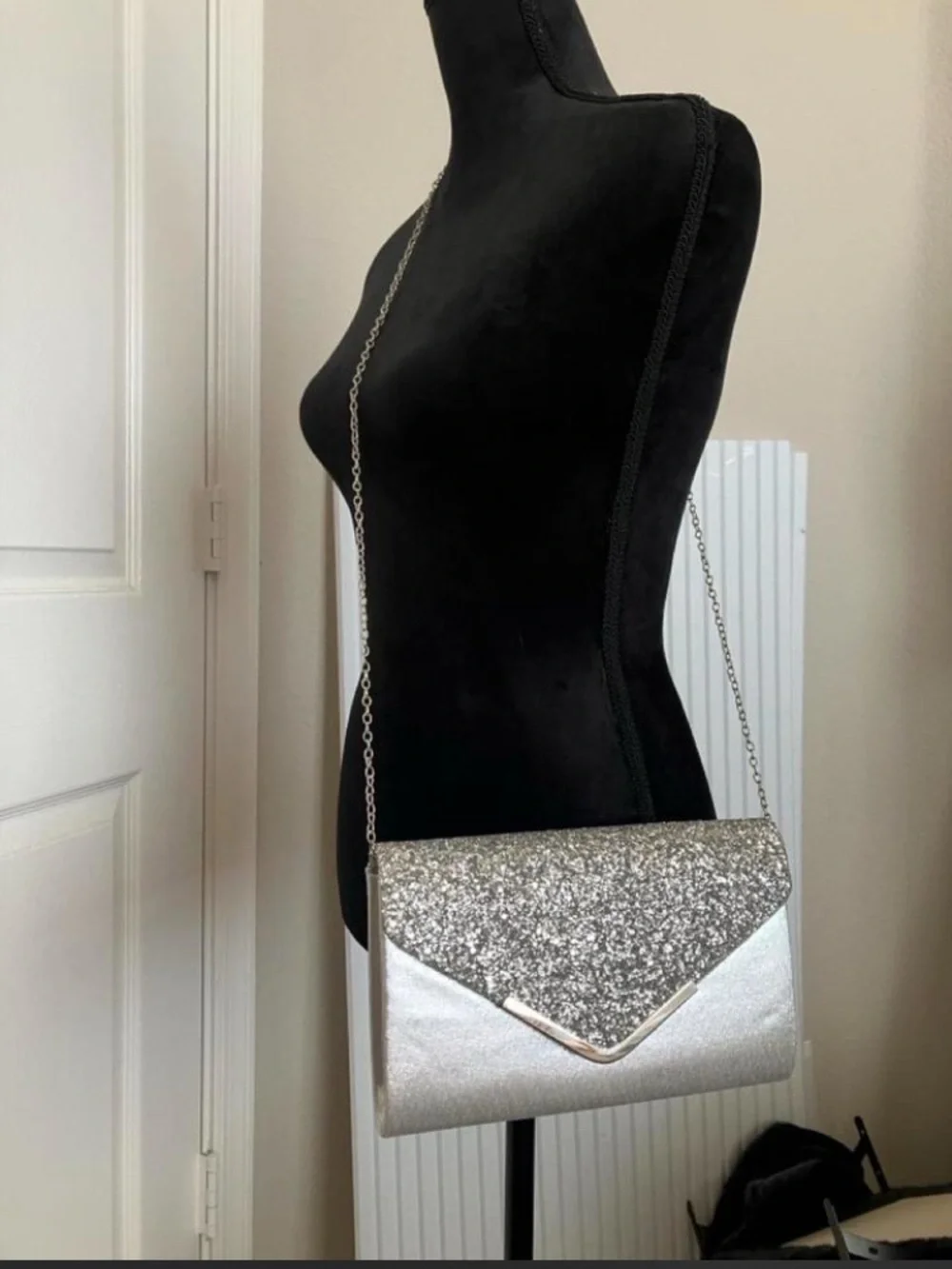 N/A chic silver